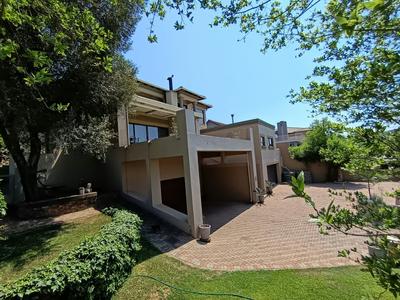 House For Sale in Hartbeespoort Dam Nature Reserve, Hartbeespoort Dam Nature Reserve
